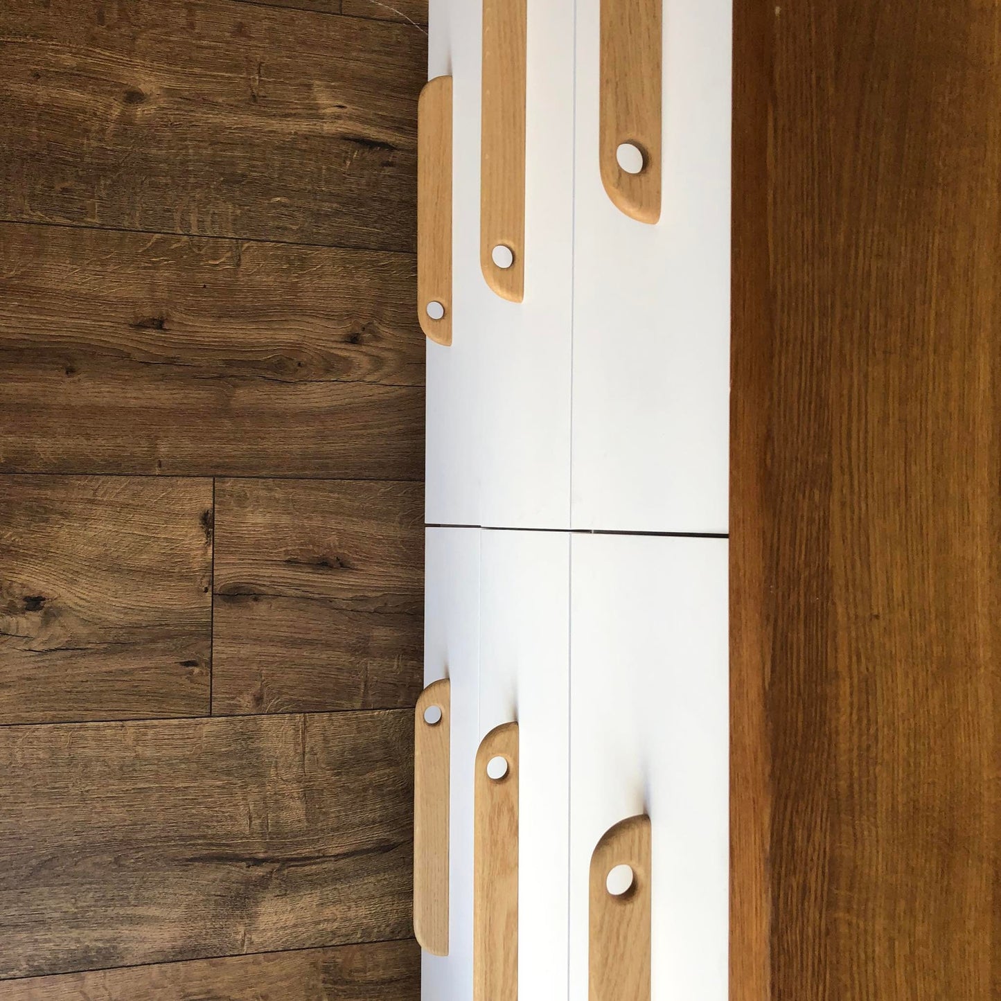 Slim Oak Handle – Minimalist Wooden Cabinet Pull in Scandinavian Style