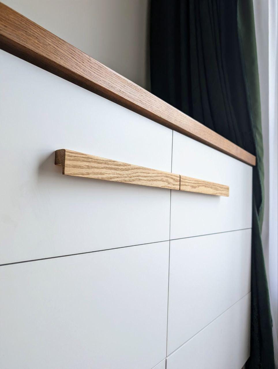 Oak Cabinet Handle – Minimalist Wooden Drawer Pull for Wardrobe and Furniture