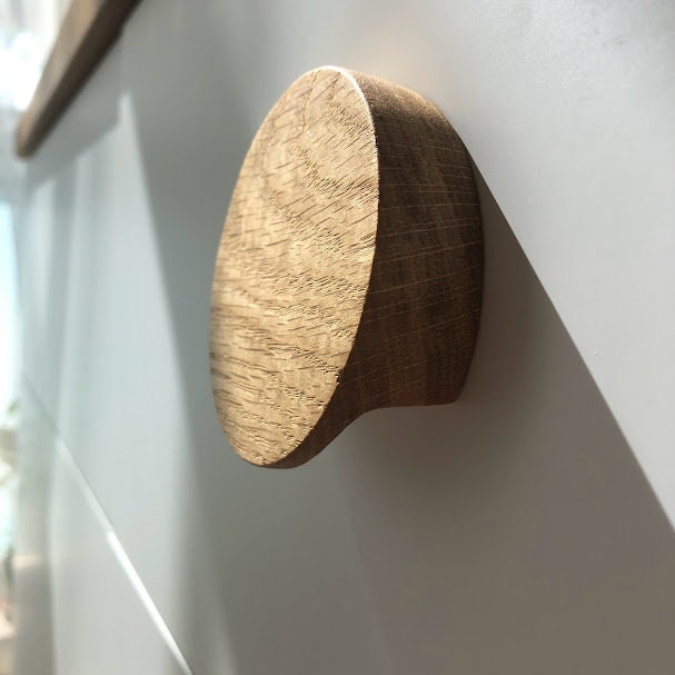 Round Oak Knob – Solid Wood Cabinet Handle in Scandinavian Style
