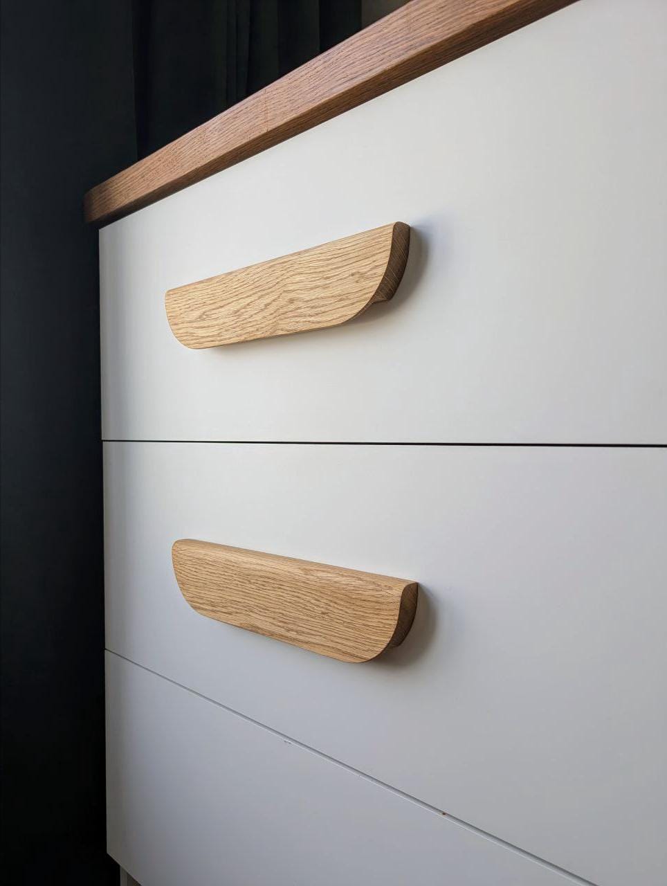 Wide Oak Handle – Long Minimalist Wooden Cabinet Pull (Single Piece)