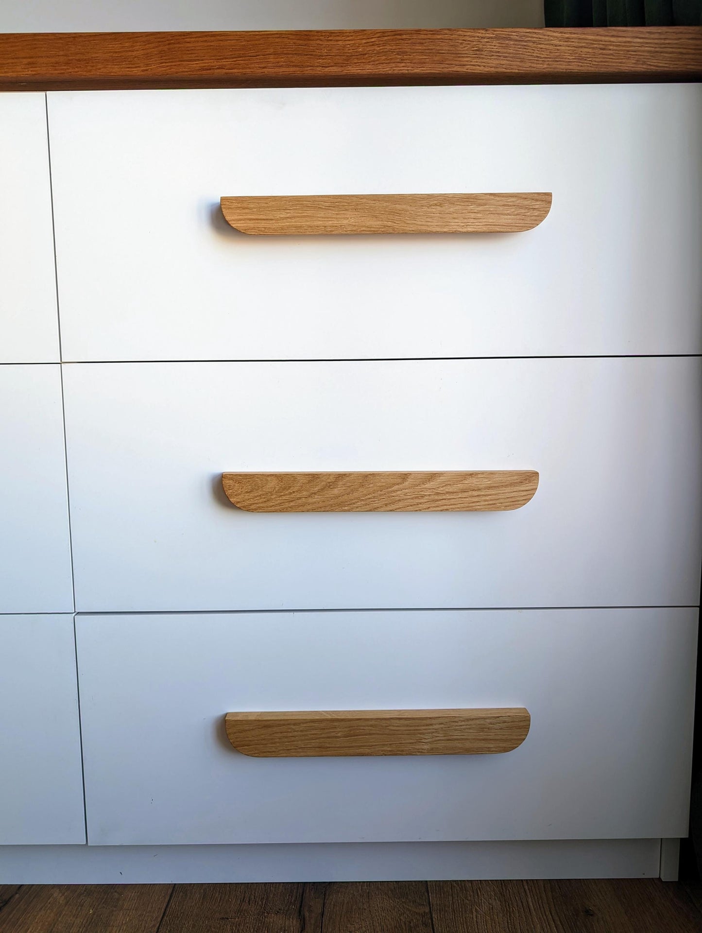 Slim Oak Handle – Long Minimalist Wooden Cabinet Pull