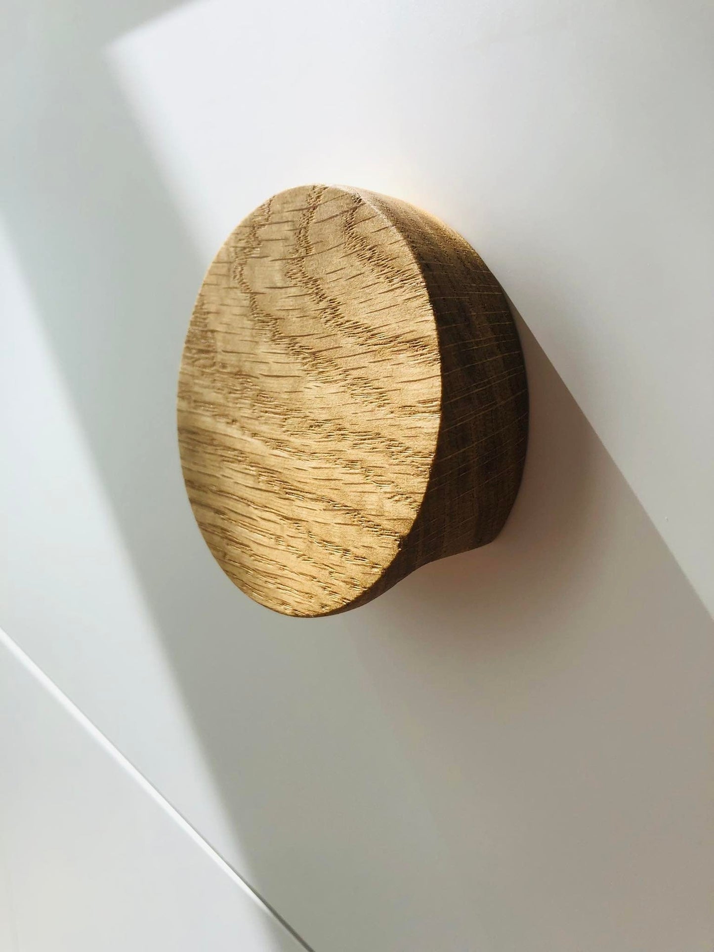 Slanted Oak Handle – Modern Wooden Pull for Cabinets and Furniture