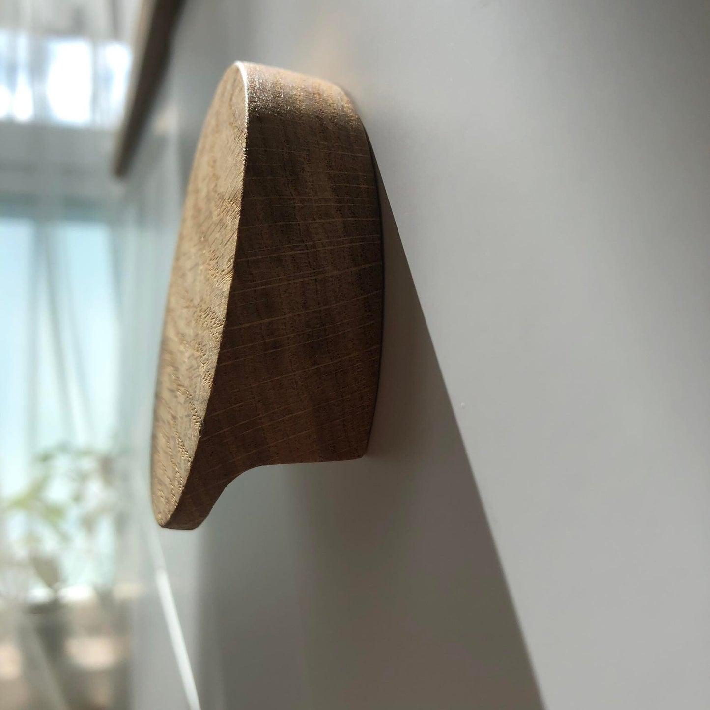 Slanted Oak Handle – Modern Wooden Pull for Cabinets and Furniture