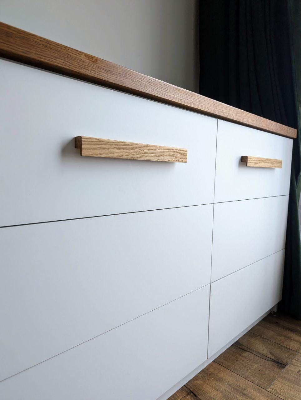 Oak Cabinet Handle – Minimalist Wooden Drawer Pull for Wardrobe and Furniture