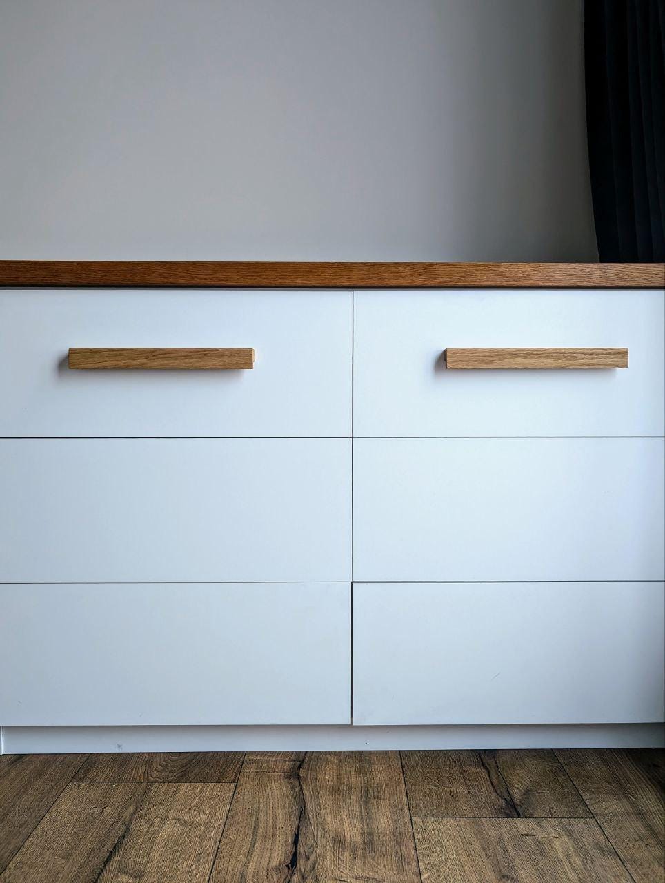 Oak Cabinet Handle – Minimalist Wooden Drawer Pull for Wardrobe and Furniture