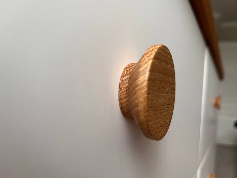 Round Oak Knob – Minimalist Wooden Drawer Pull and Wall Hook