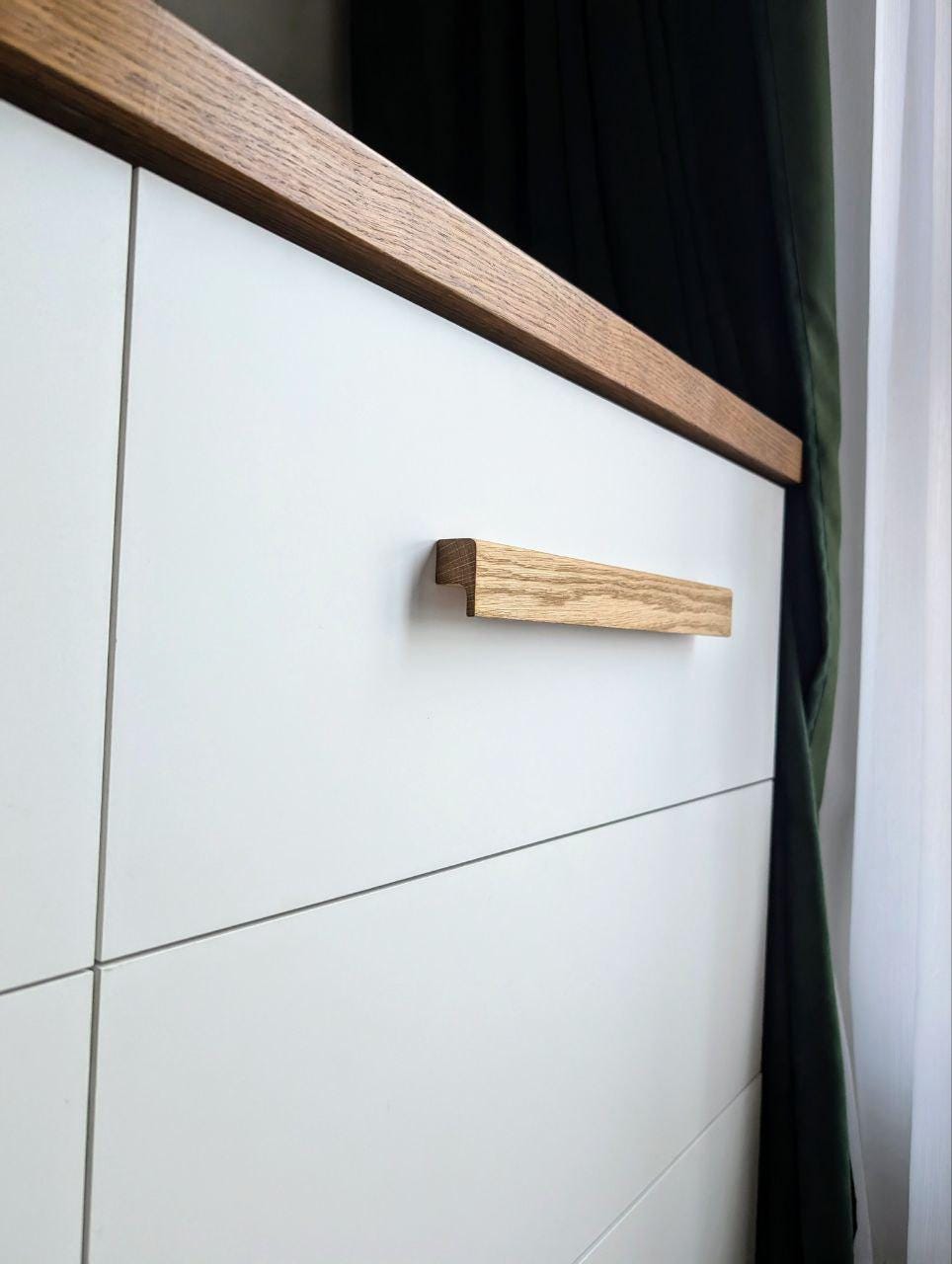 Oak Cabinet Handle – Minimalist Wooden Drawer Pull for Wardrobe and Furniture