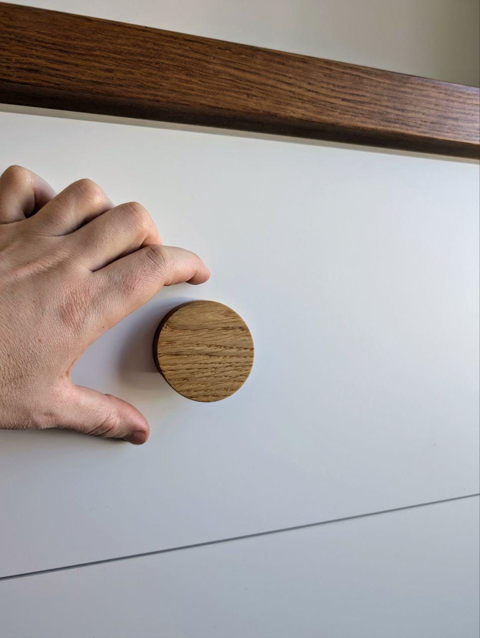 Slanted Oak Handle – Modern Wooden Knob for Cabinets and Decor