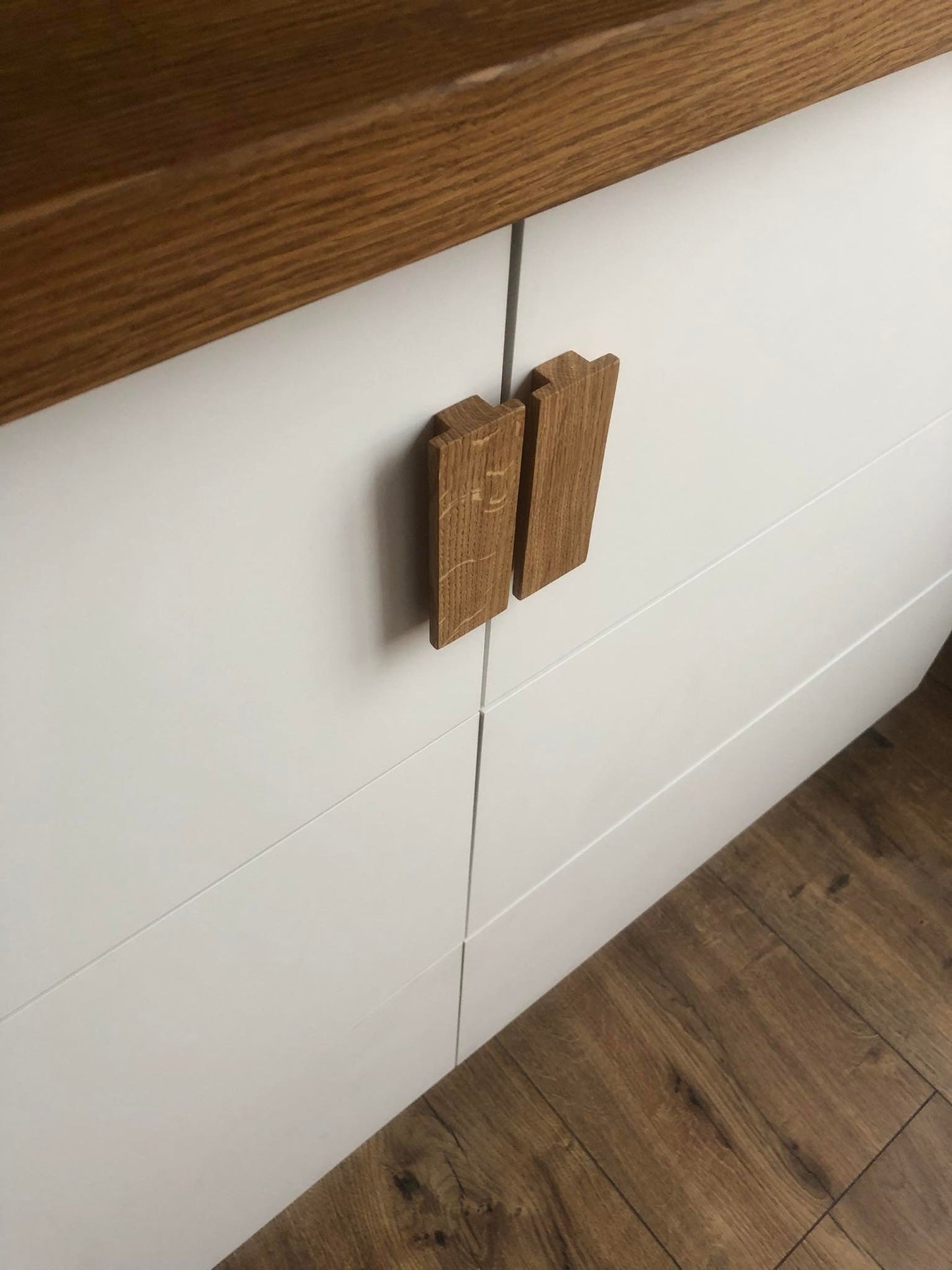 Line Oak Handle – Long Minimalist Wooden Drawer Pull