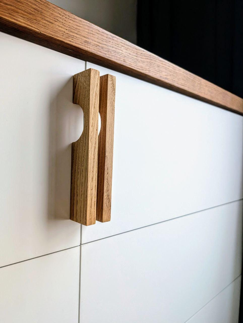 Slim Oak Cabinet Handles – Minimalist Wooden Drawer Pulls | Modern Scandinavian Solid Wood Handles for Furniture