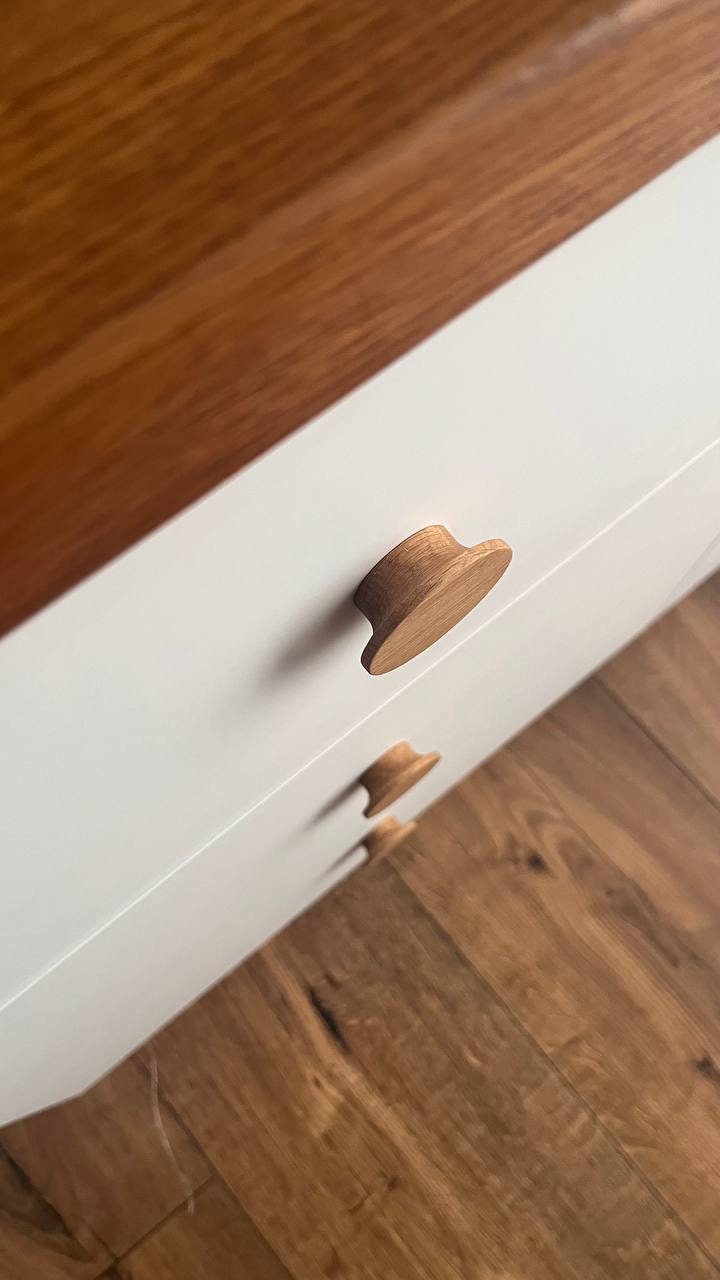 Round Oak Knob – Solid Wood Drawer Pull for Cabinets and Wardrobes
