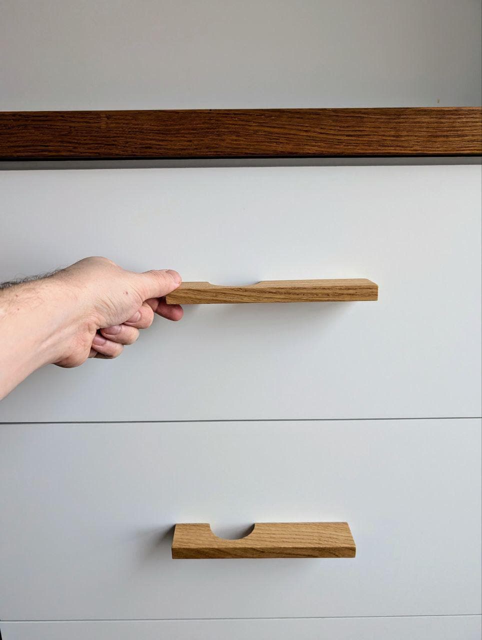 Slim Oak Cabinet Handles – Minimalist Wooden Drawer Pulls | Modern Scandinavian Solid Wood Handles for Furniture