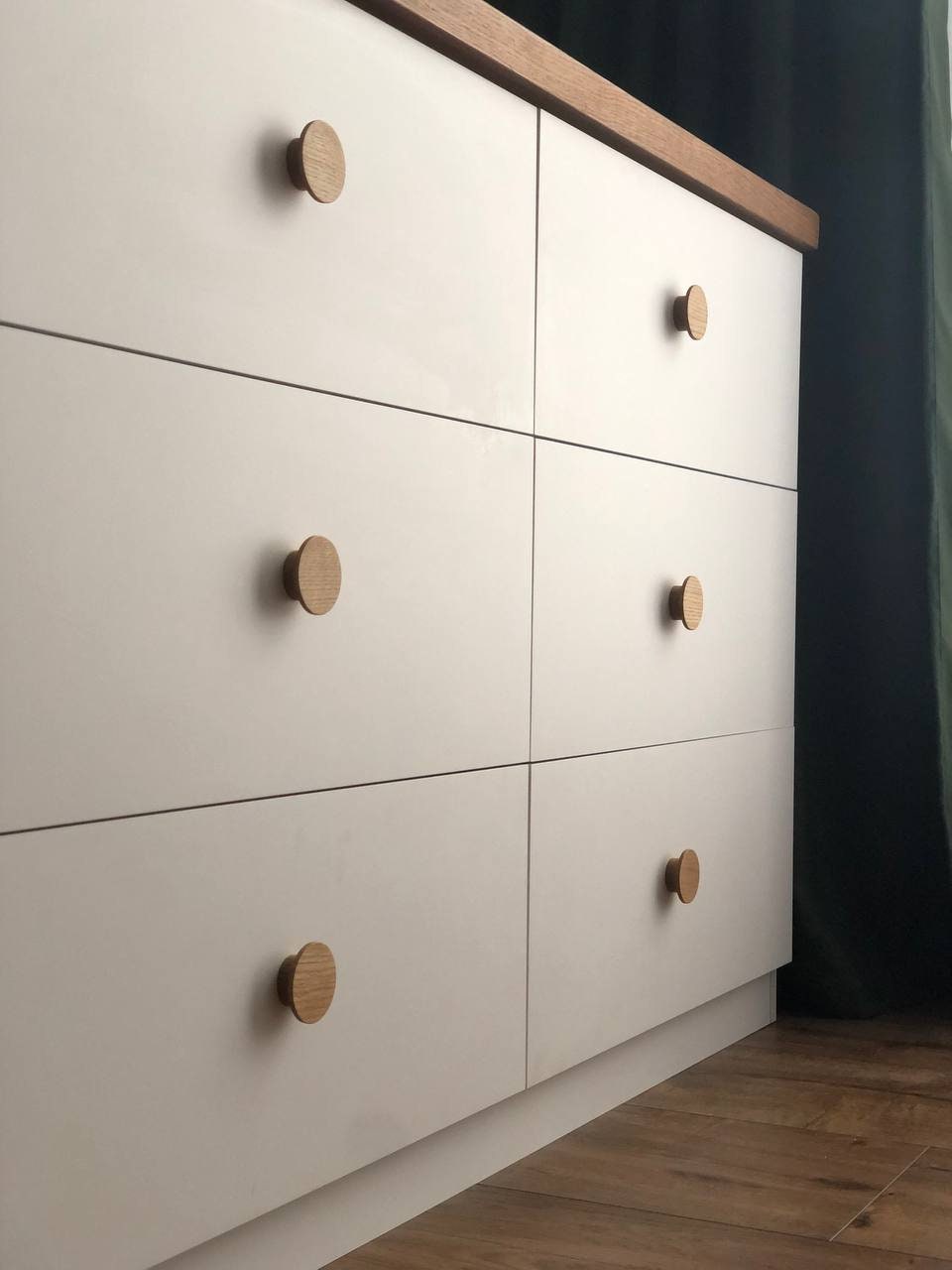 Round Oak Knob – Solid Wood Drawer Pull for Cabinets and Wardrobes