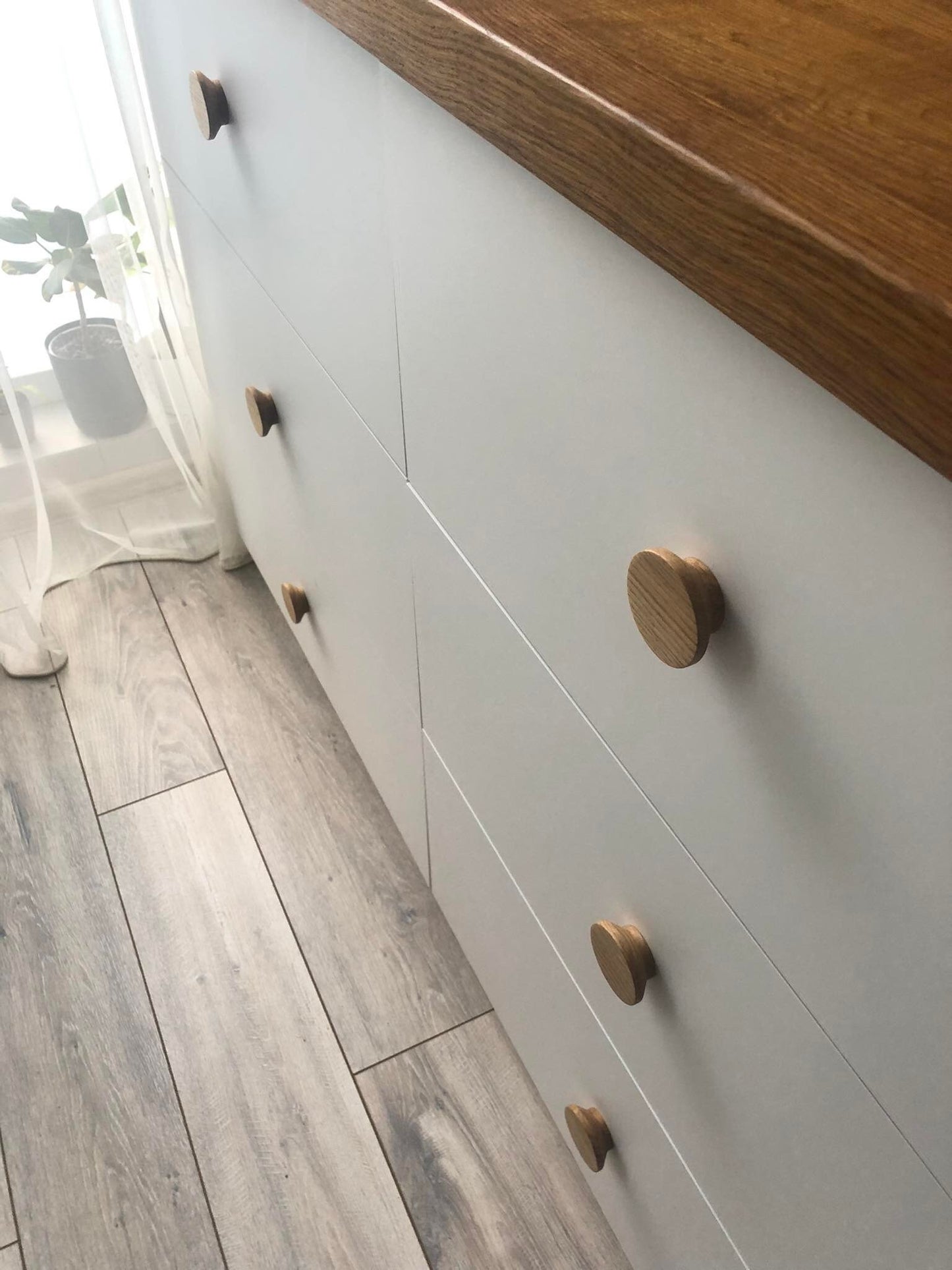 Round Oak Knob – Minimalist Wooden Drawer Pull and Wall Hook