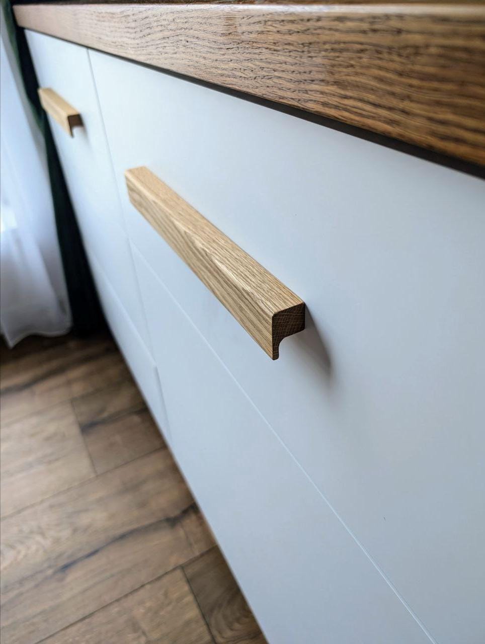Oak Cabinet Handle – Minimalist Wooden Drawer Pull for Wardrobe and Furniture