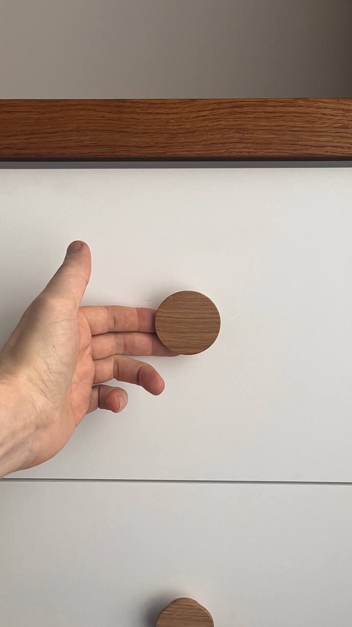 Round Oak Knob – Solid Wood Drawer Pull for Cabinets and Wardrobes