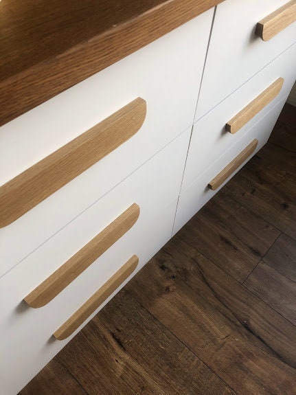 Long Line Oak Handle – 25 Inch Minimalist Wooden Cabinet Pull