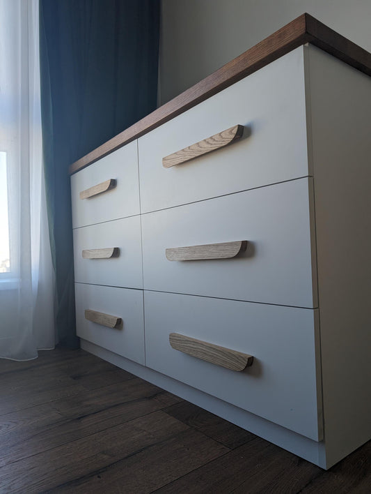 Slim Oak Handle – Long Minimalist Wooden Cabinet Pull