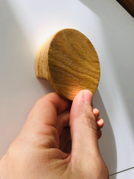 Round Oak Knob – Solid Wood Cabinet Handle in Scandinavian Style