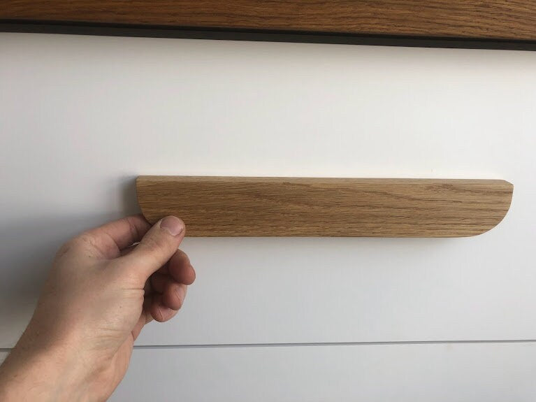 Long Line Oak Handle – 25 Inch Minimalist Wooden Cabinet Pull